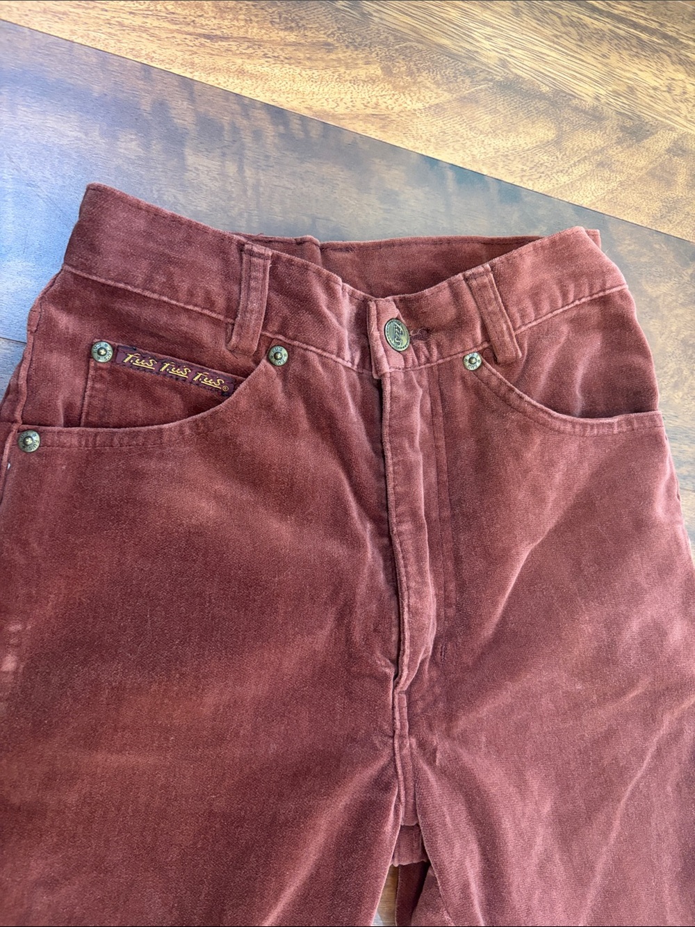 Vintage Women's Burgundy Corduroy Straight-Leg Jeans - Picture 3 of 7